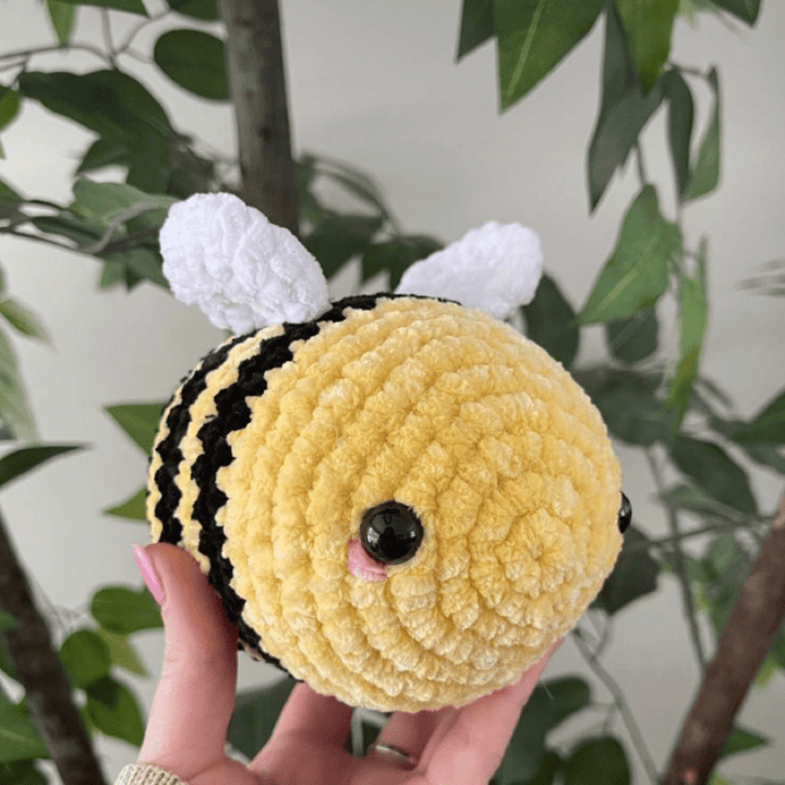Buzzy Bee Crochet Plush 🐝 nazimaknits