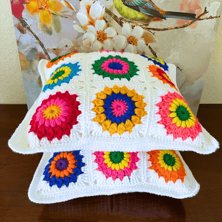 Floral Bloom Zippered Pillow nazimaknits