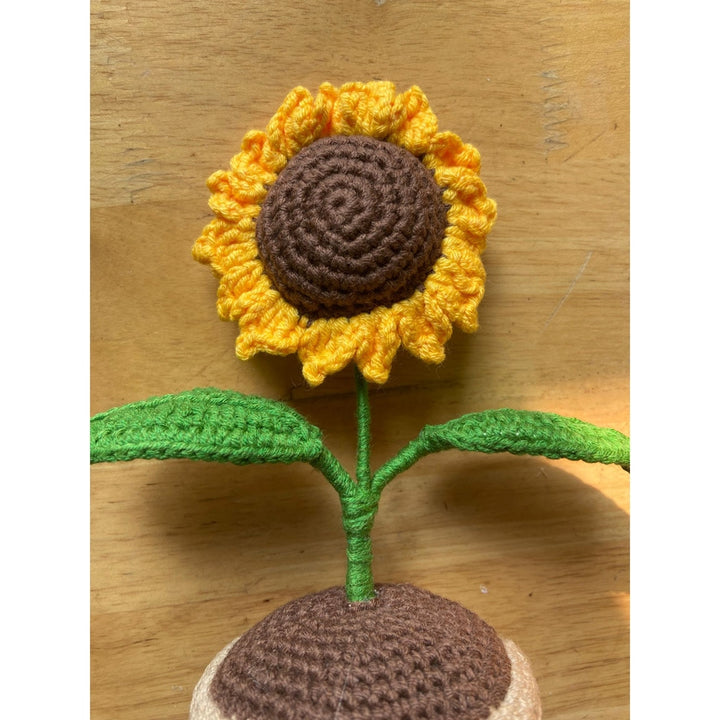 Crochet Sunflower Pot 🌻| Handmade Home Decor | Add a Touch of Sunshine to Your Plant Display nazimaknits