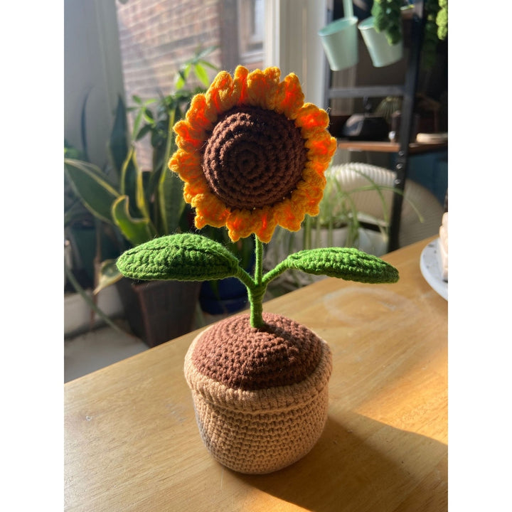 Crochet Sunflower Pot 🌻| Handmade Home Decor | Add a Touch of Sunshine to Your Plant Display nazimaknits