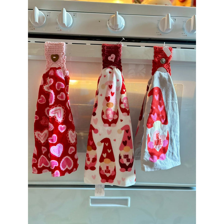 Heartfelt Romance Crochet Towel Holder Set with Complimentary Towel nazimaknits