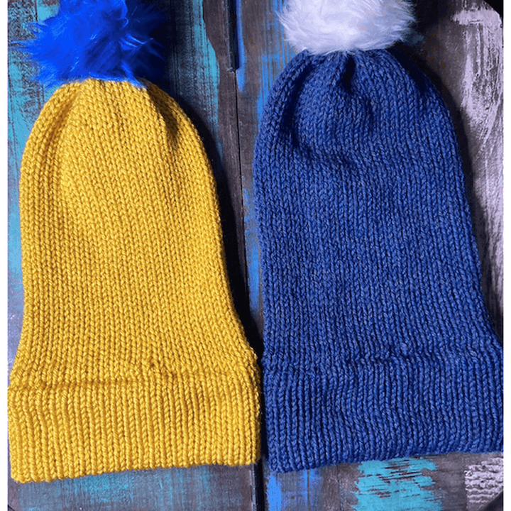 Loomed Beanie with Faux Fur PomPom nazimaknits